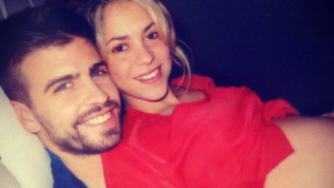 SHAKIRA BIG BELLY.jpg